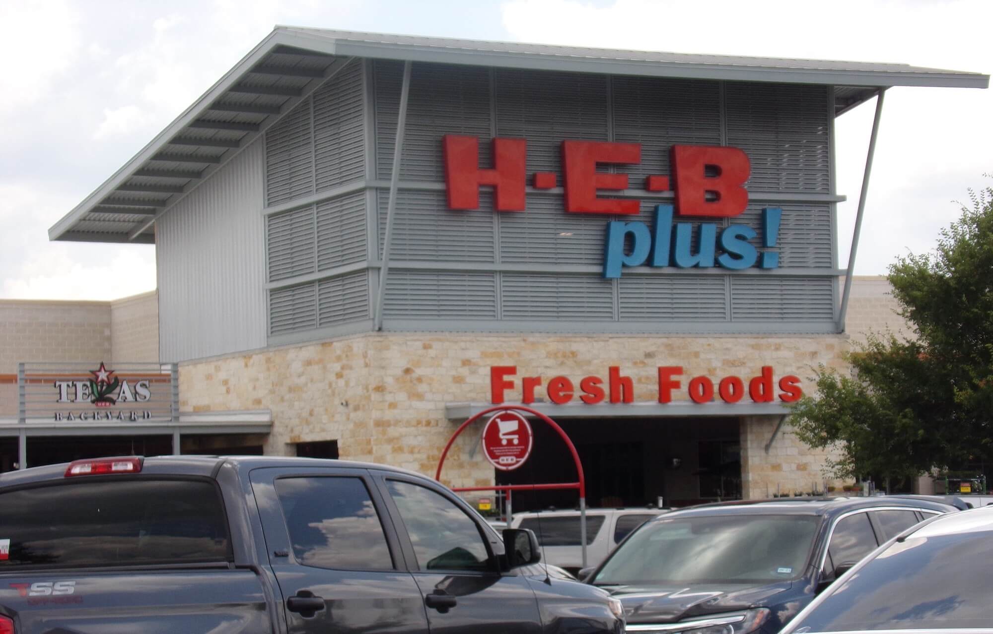 Entrance to HEB Plus grocery store.